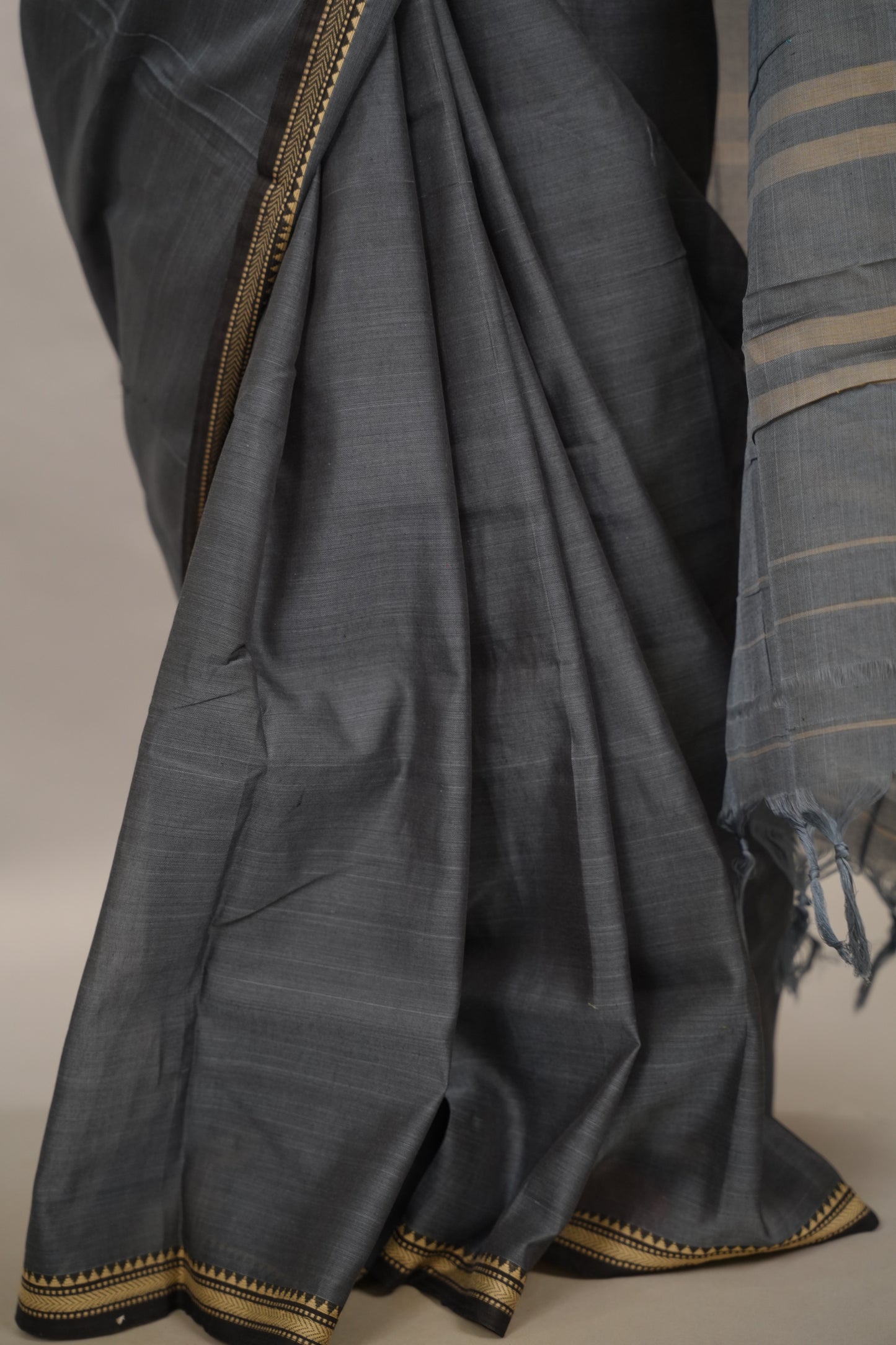 Elephant Grey Narayanpet Cotton Saree | Looms & Tassels