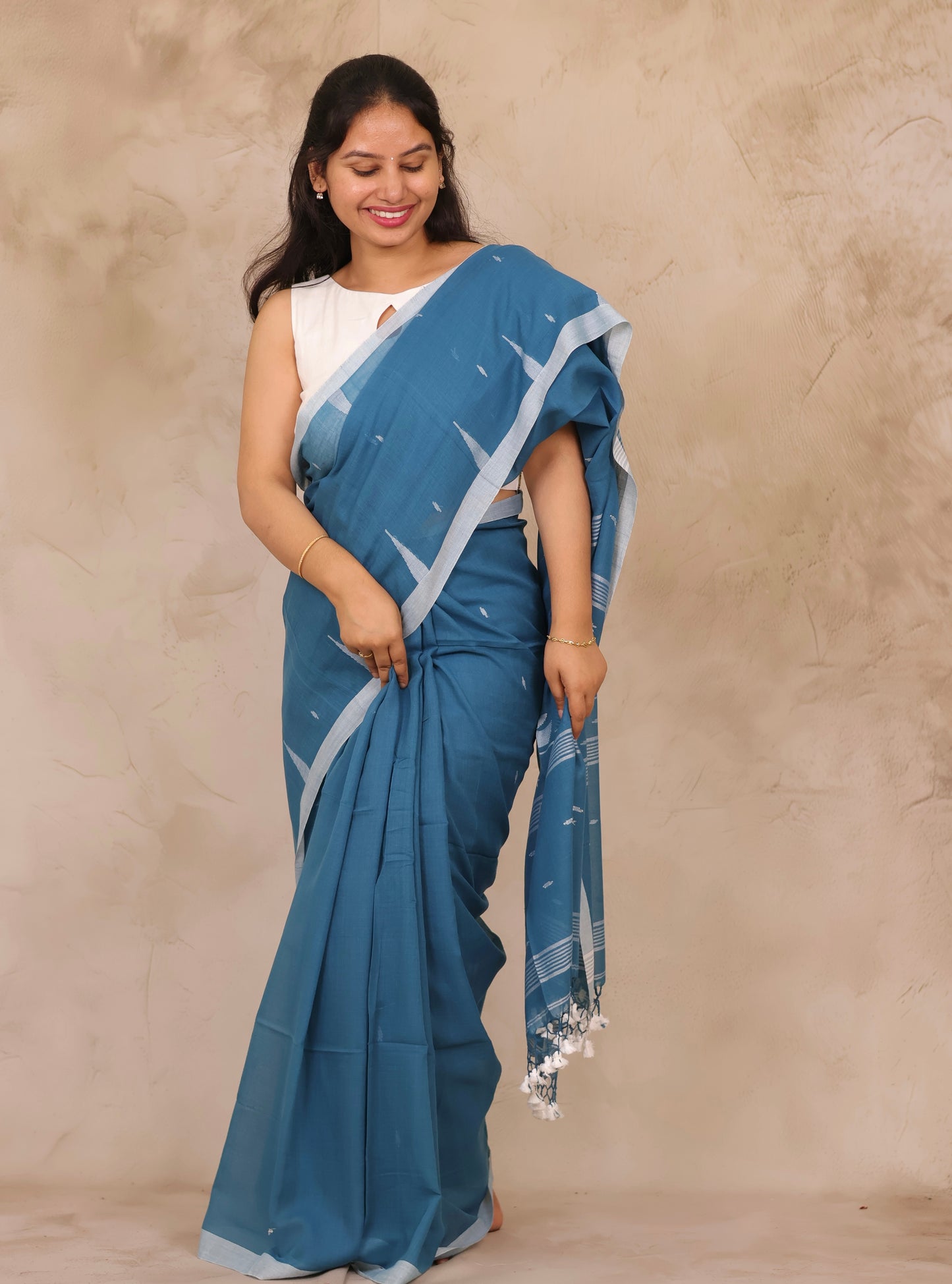 Blue Handwoven Malai Cotton Saree| Looms & Tassels