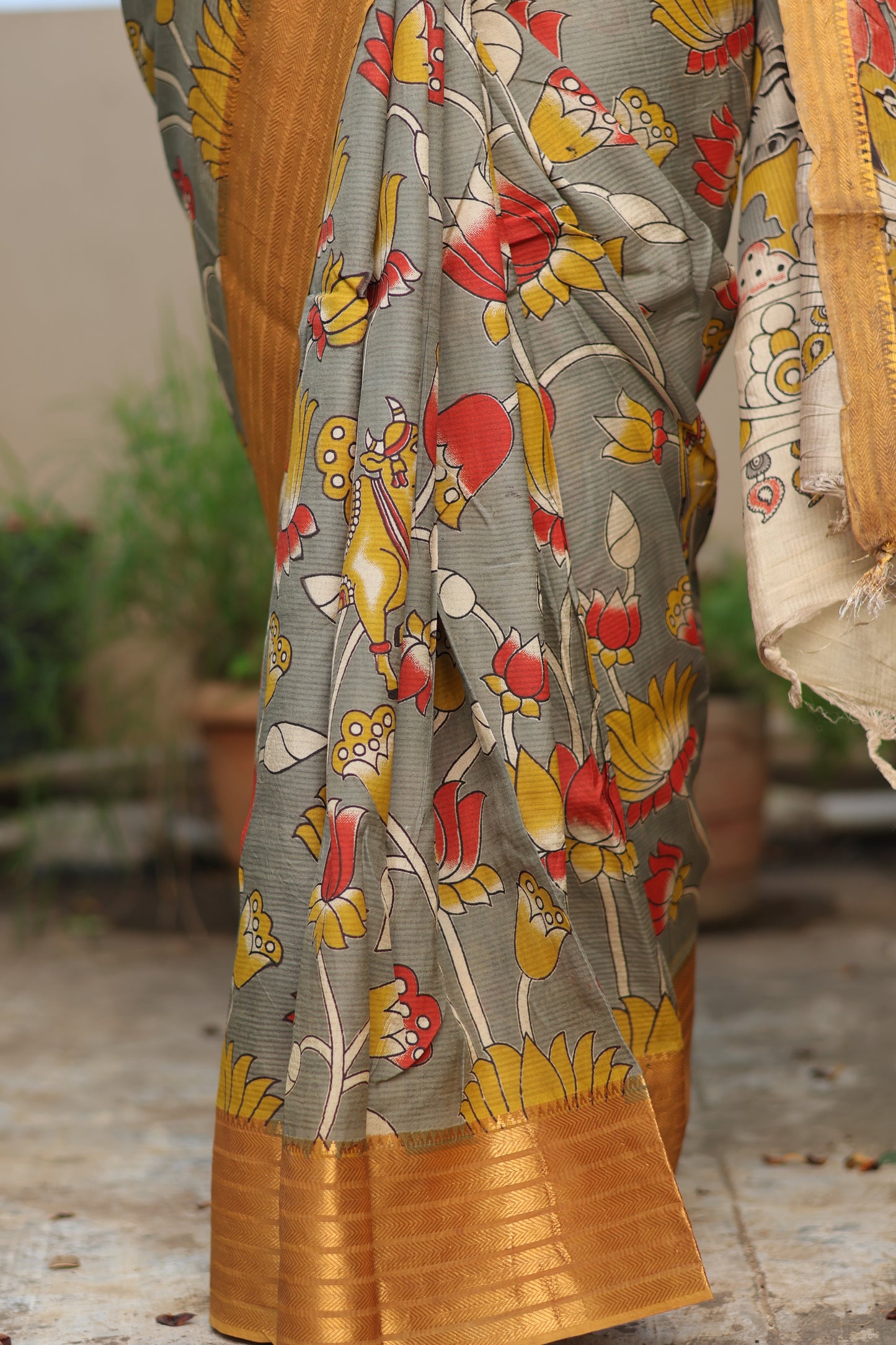 Grey Lotus & Pichwai  Kalamkari Silk Handcrafted Kanchi Border Saree