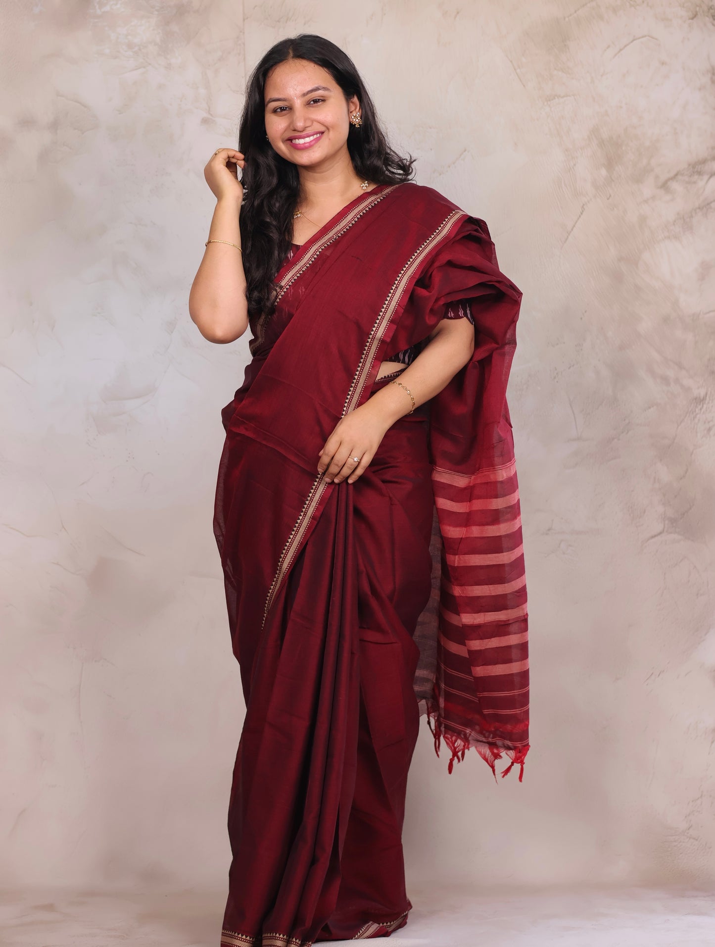 Maroon Narayanpet Cotton Saree with Ikkat Blouse Piece | Looms & Tassels