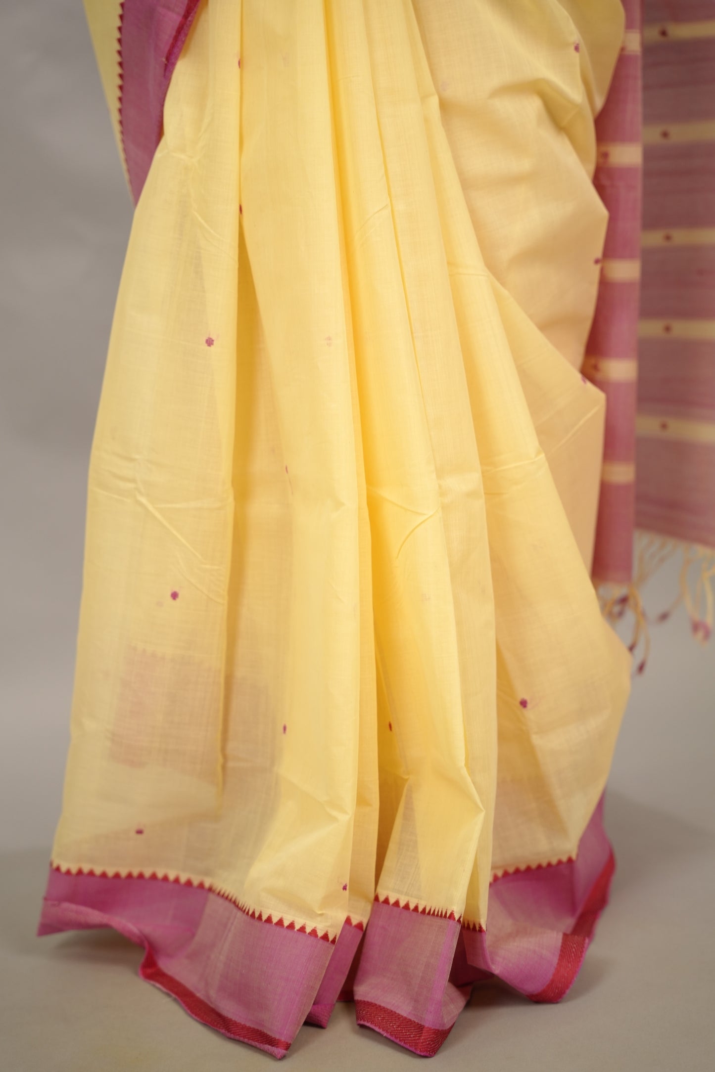 Cream Handloom Venkatagiri Cotton Saree Without Blouse | Looms & Tassels