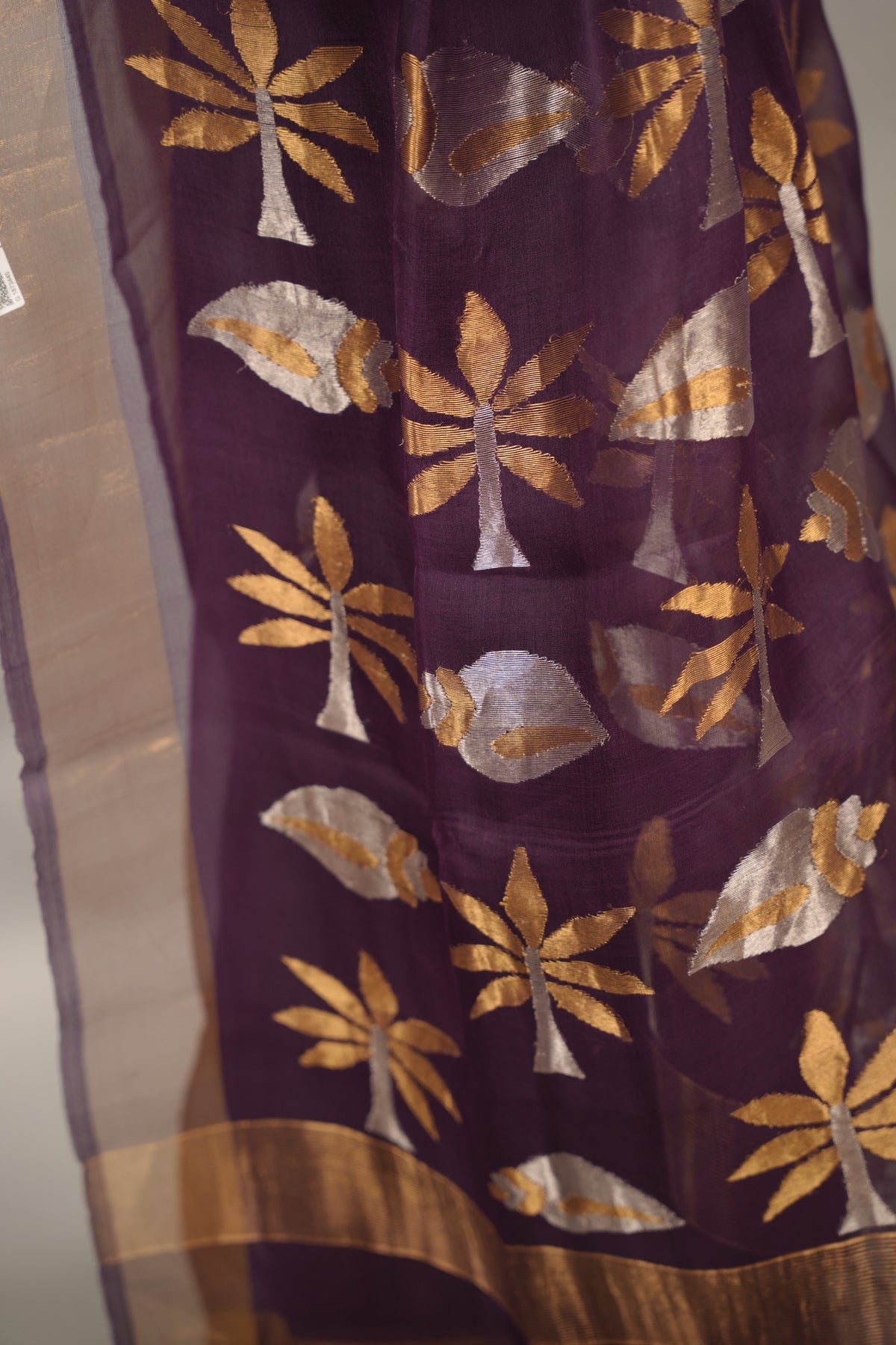 Purple Handloom Muslin Silk Saree With jamdhani weaving | Looms & Tassels
