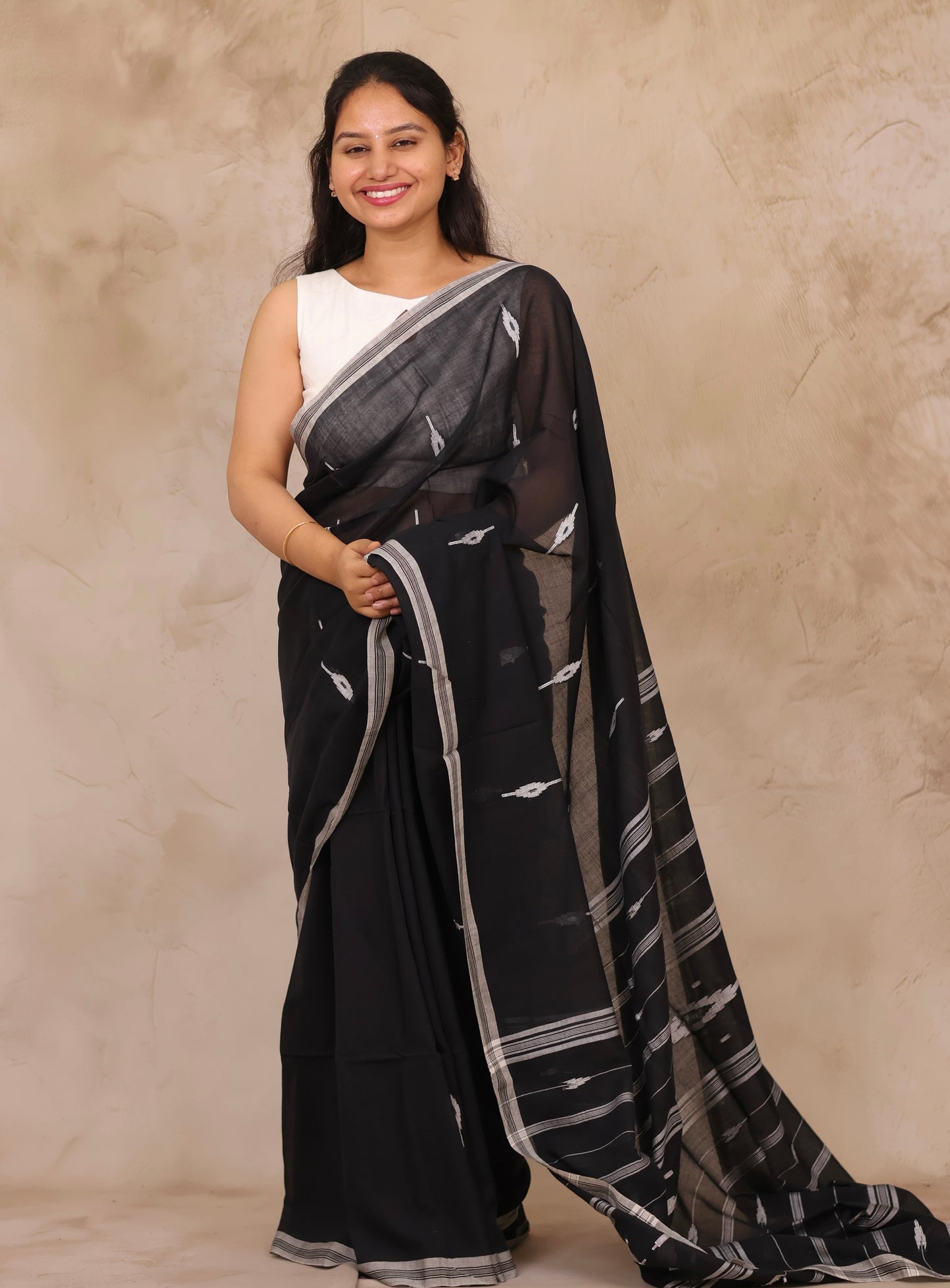 Black Handwoven Malai Cotton Saree | Looms & Tassels