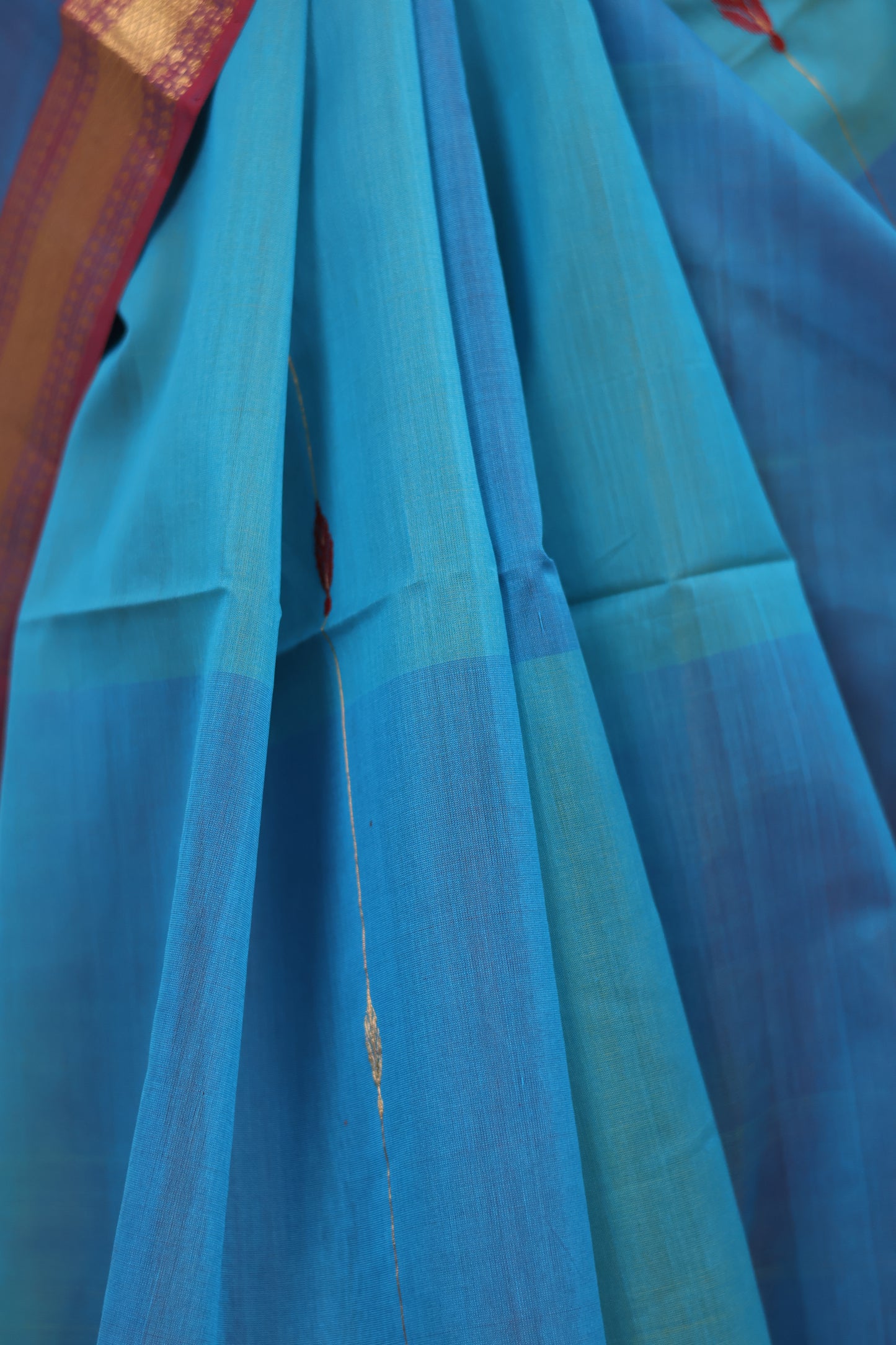 Dual Shade Blue Handloom Maheswari Silk Cotton Sarees | Looms & Tassels