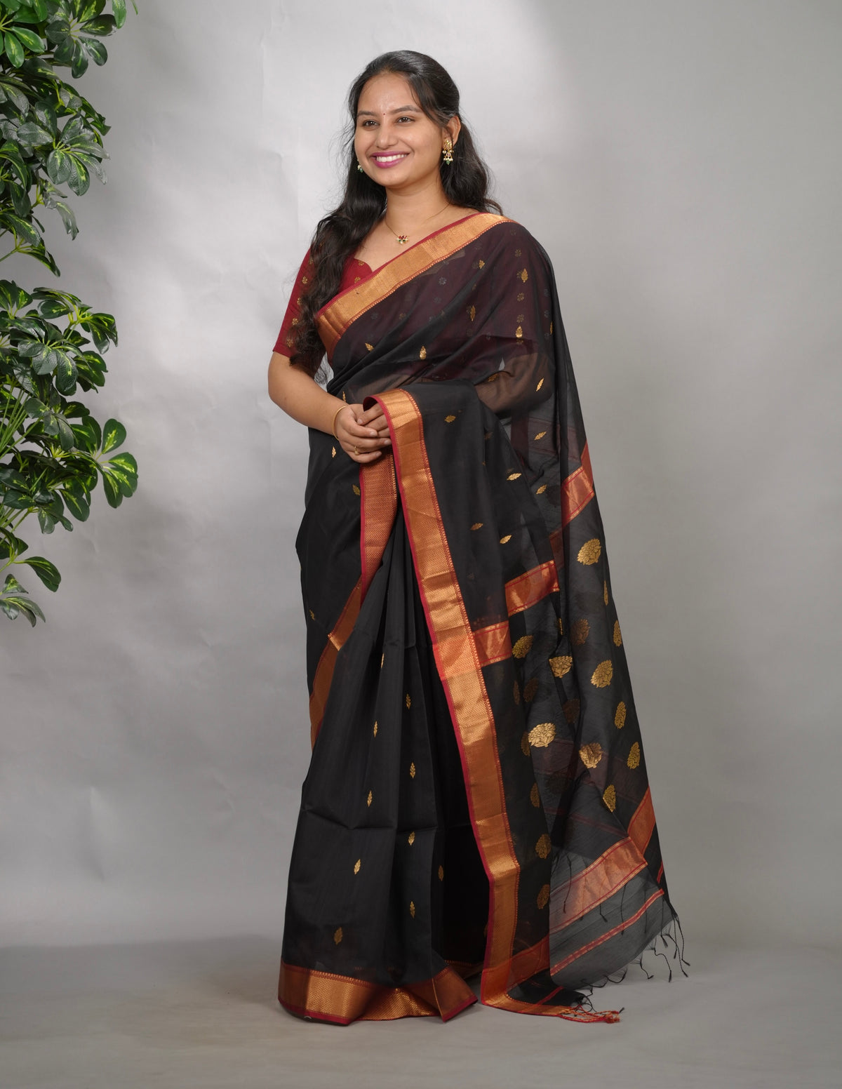 Black Handloom Maheswari Silk Cotton Sarees | Looms & Tassels