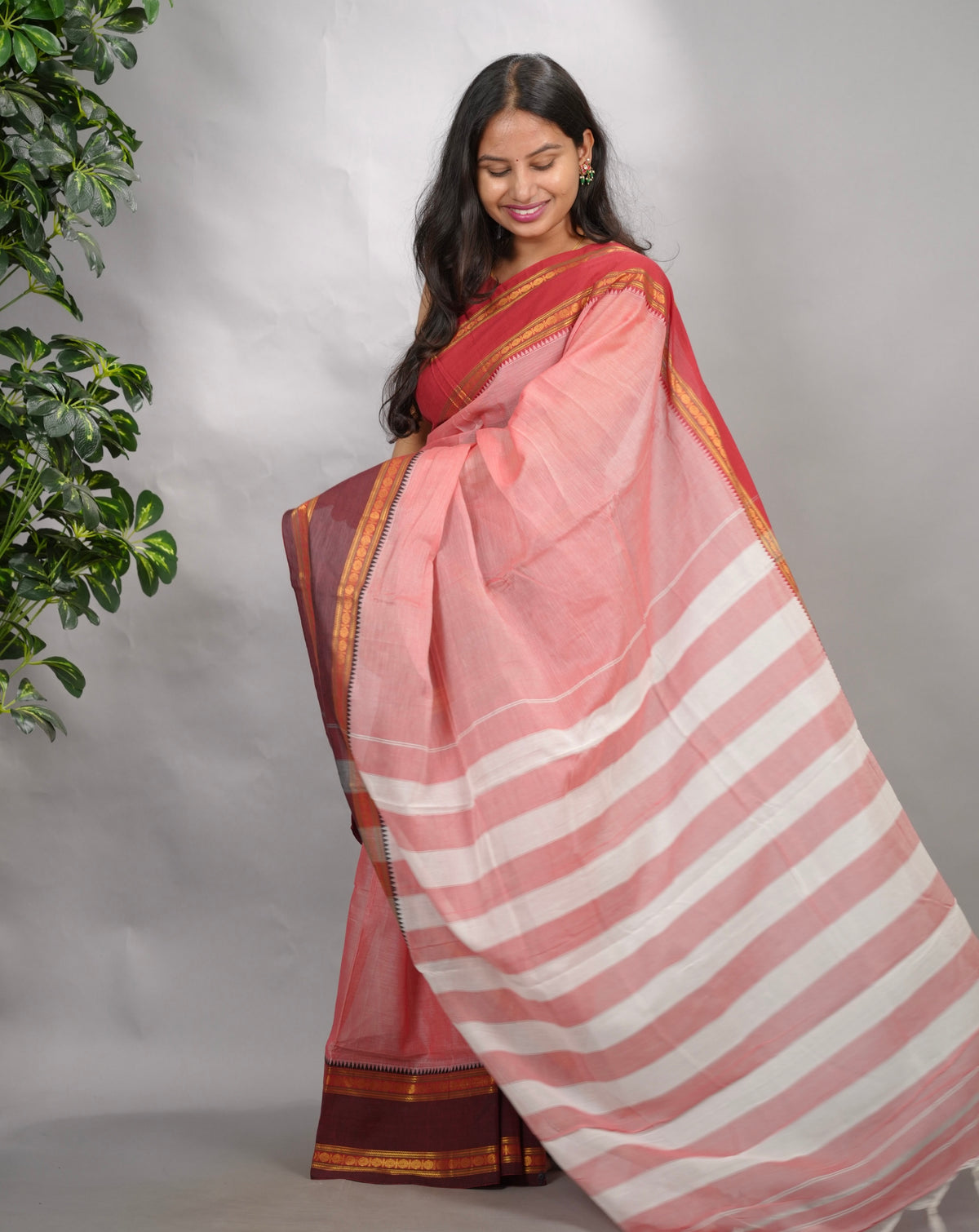 Onion Pink Narayanpet Cotton Saree With Ganga And Jamuna Border | Looms & Tassels