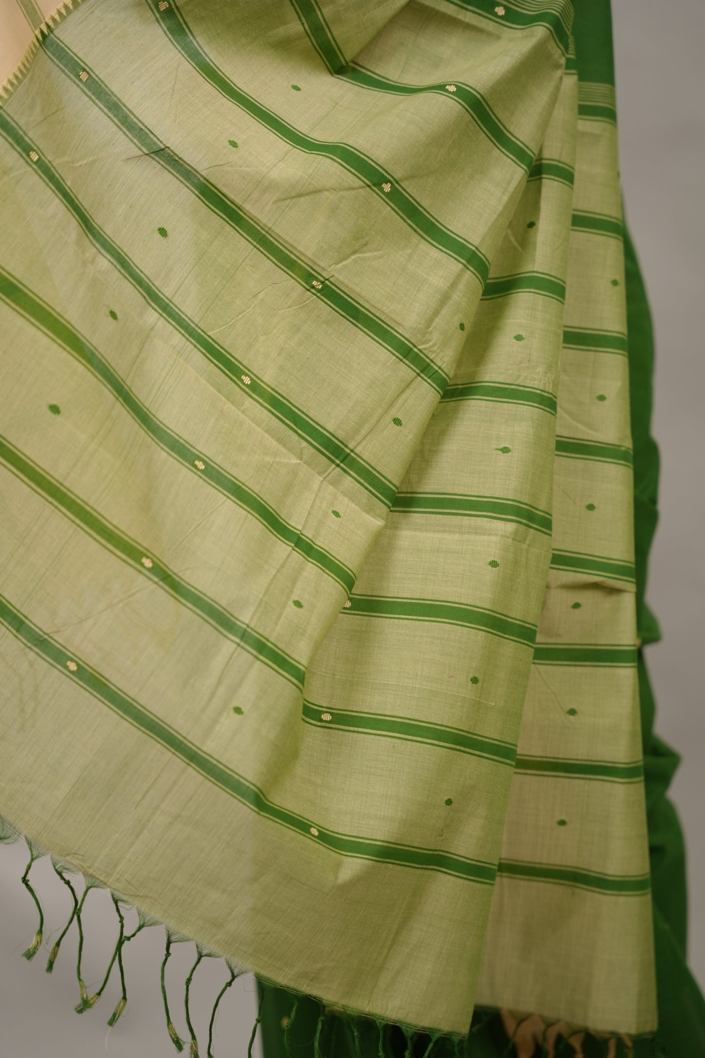 Green handloom venkatagiri cotton saree Without Blouse | Looms & Tassels