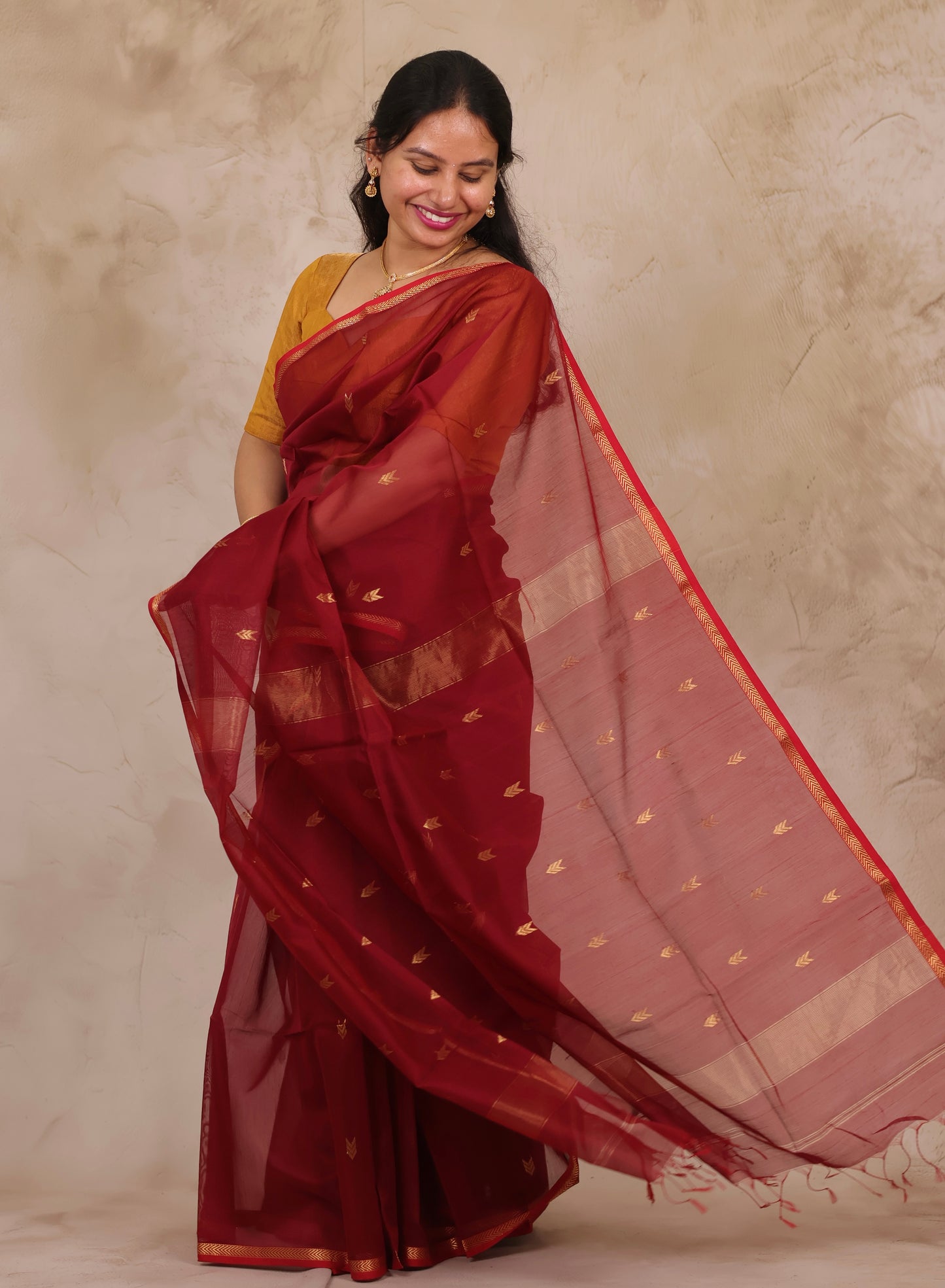 Maroon Handloom Maheswari Silk Cotton Sarees | Looms & Tassels